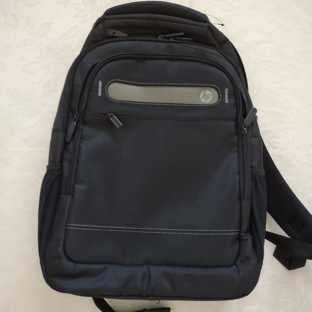 HP padded backpack laptop